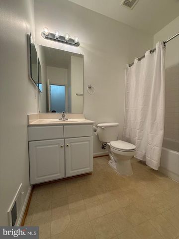 2427 DEW MEADOW CT, Herndon, VA 20171