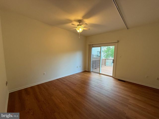 2427 DEW MEADOW CT, Herndon, VA 20171