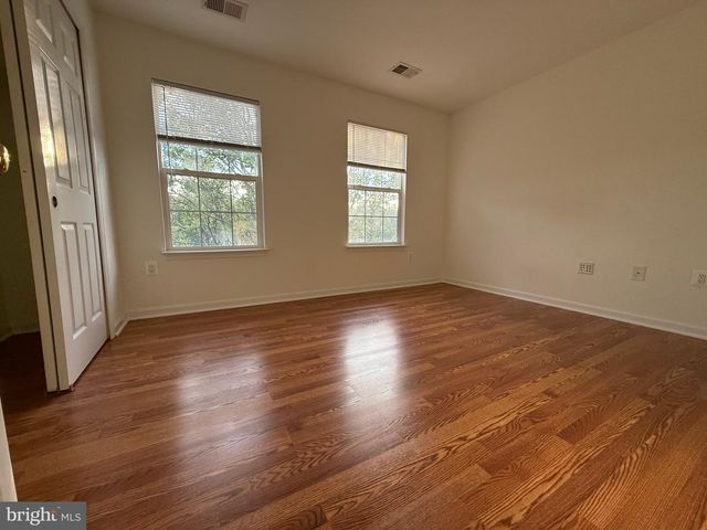 2427 DEW MEADOW CT, Herndon, VA 20171