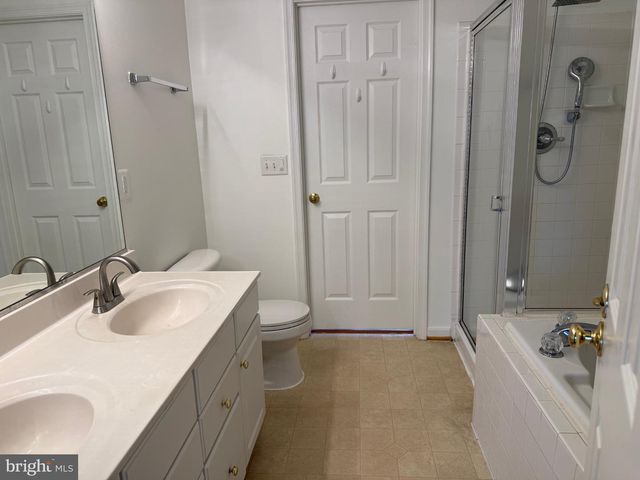 2427 DEW MEADOW CT, Herndon, VA 20171