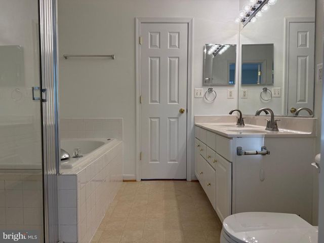 2427 DEW MEADOW CT, Herndon, VA 20171