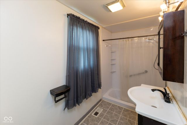 885 S 11th Street, Noblesville, IN 46060