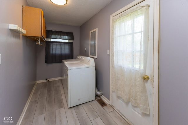 885 S 11th Street, Noblesville, IN 46060