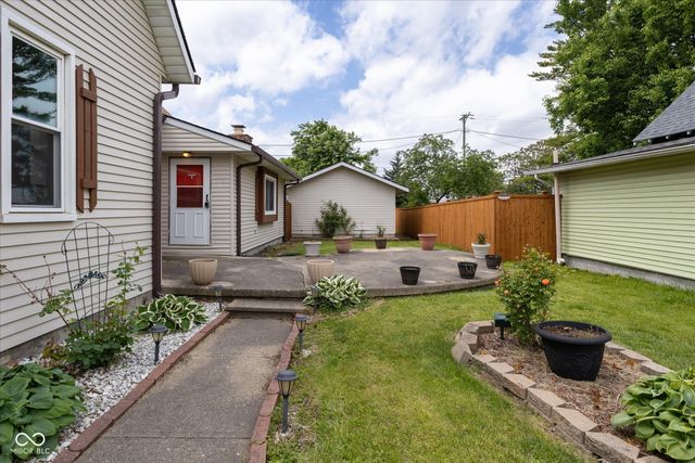 885 S 11th Street, Noblesville, IN 46060