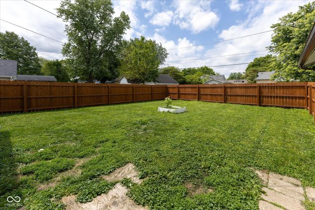 885 S 11th Street, Noblesville, IN 46060