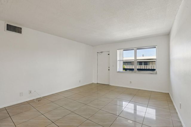 210 NE 38th, Oakland Park, FL 33334
