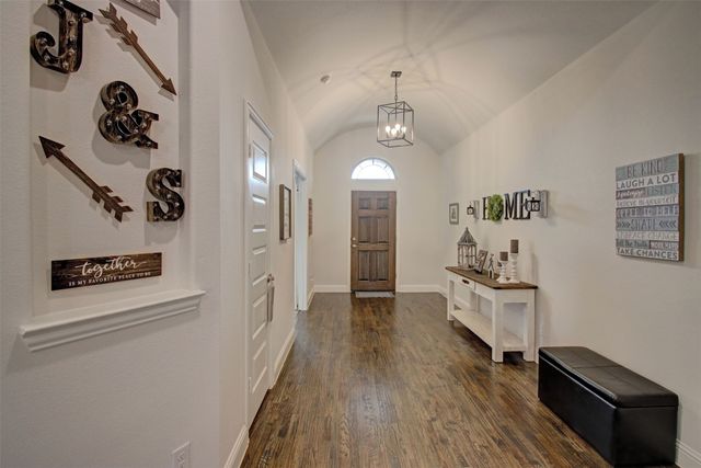 1916 Nightfall Drive, Alvarado, TX 76009