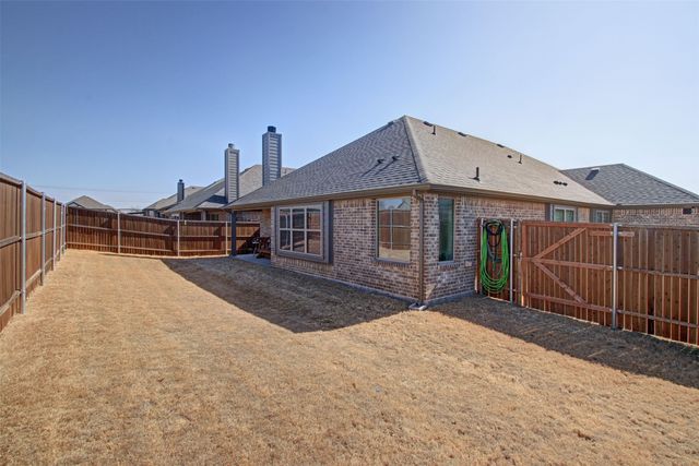 1916 Nightfall Drive, Alvarado, TX 76009