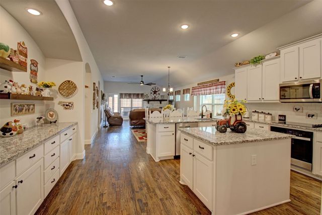 1916 Nightfall Drive, Alvarado, TX 76009