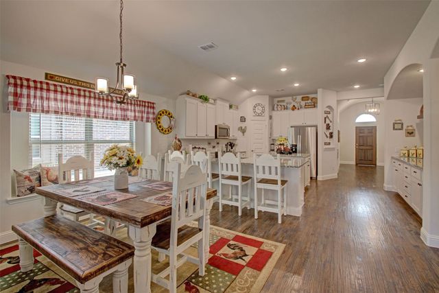 1916 Nightfall Drive, Alvarado, TX 76009