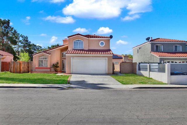 1716 Boysenberry Way, Palmdale, CA 93550