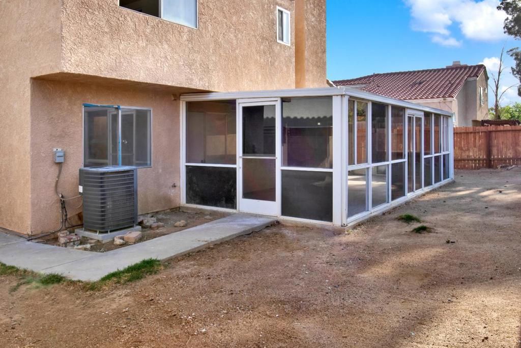 Image 21 of property listing at 1716 Boysenberry Way, Palmdale, CA 93550