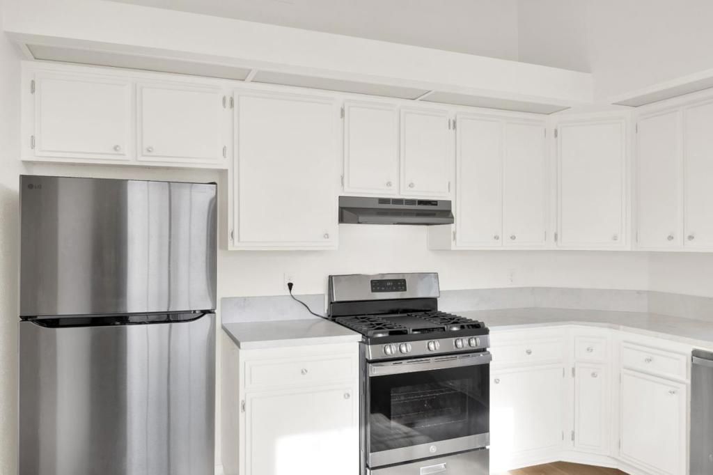 Image 9 of property listing at 1716 Boysenberry Way, Palmdale, CA 93550