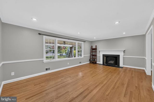 6443 WALTERS WOODS DR, Falls Church, VA 22044