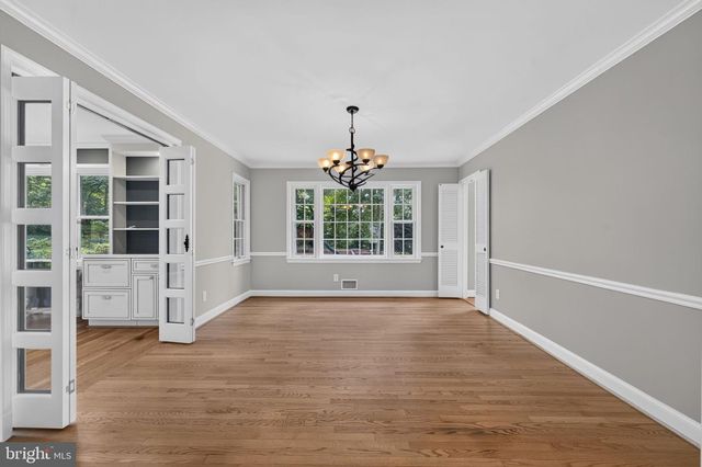 6443 WALTERS WOODS DR, Falls Church, VA 22044