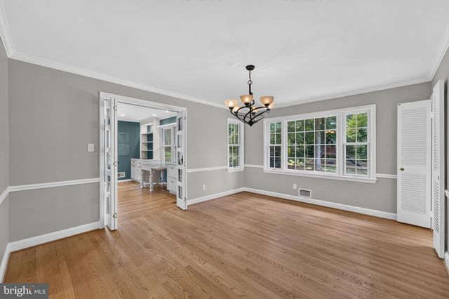 6443 WALTERS WOODS DR, Falls Church, VA 22044