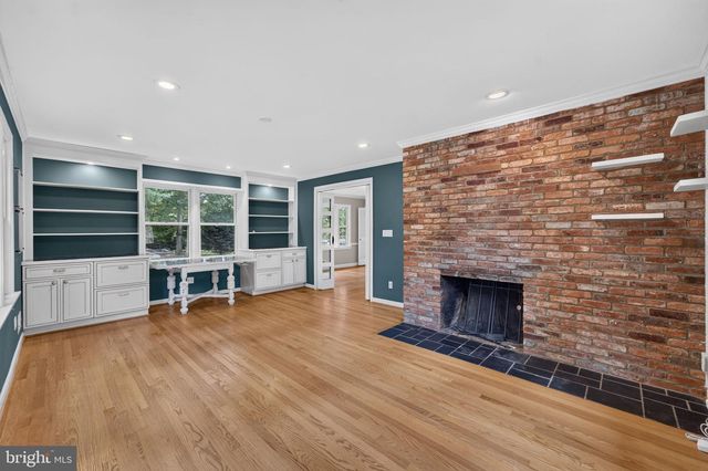 6443 WALTERS WOODS DR, Falls Church, VA 22044