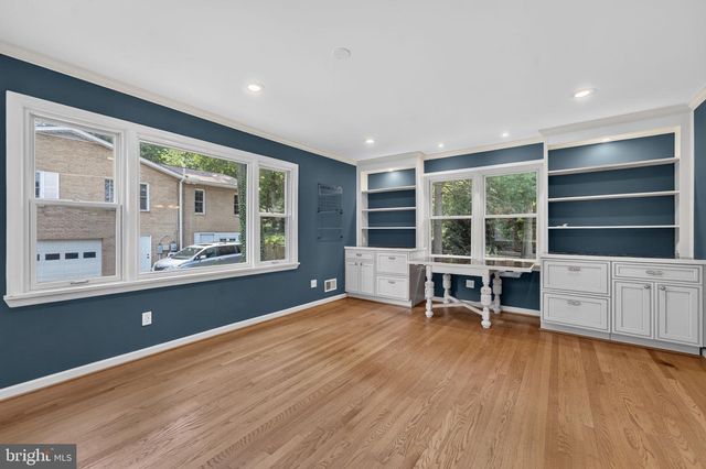 6443 WALTERS WOODS DR, Falls Church, VA 22044