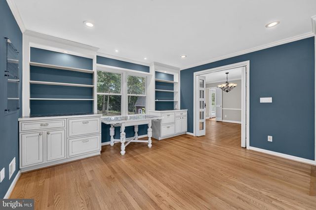 6443 WALTERS WOODS DR, Falls Church, VA 22044