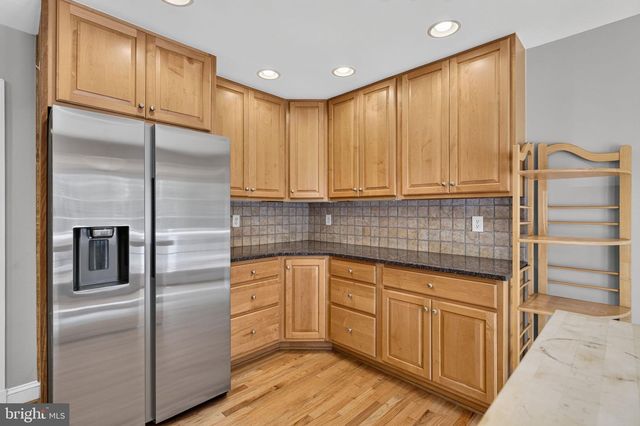 6443 WALTERS WOODS DR, Falls Church, VA 22044
