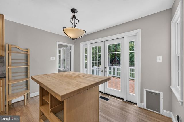 6443 WALTERS WOODS DR, Falls Church, VA 22044