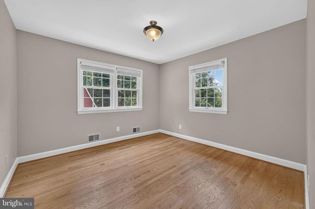 6443 WALTERS WOODS DR, Falls Church, VA 22044