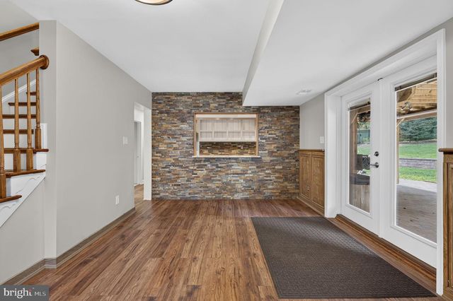 6443 WALTERS WOODS DR, Falls Church, VA 22044