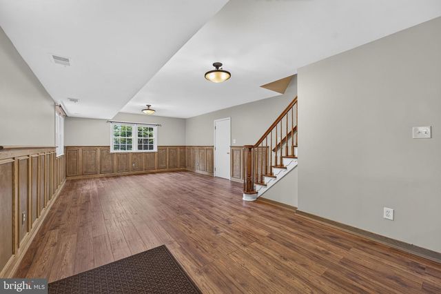 6443 WALTERS WOODS DR, Falls Church, VA 22044