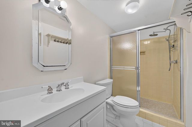 6443 WALTERS WOODS DR, Falls Church, VA 22044