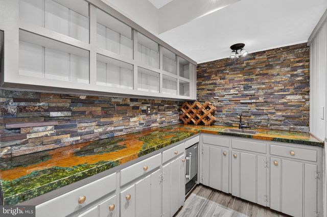 6443 WALTERS WOODS DR, Falls Church, VA 22044