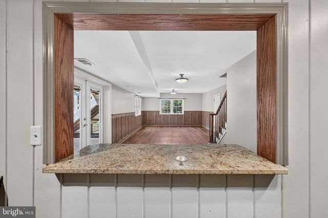 6443 WALTERS WOODS DR, Falls Church, VA 22044