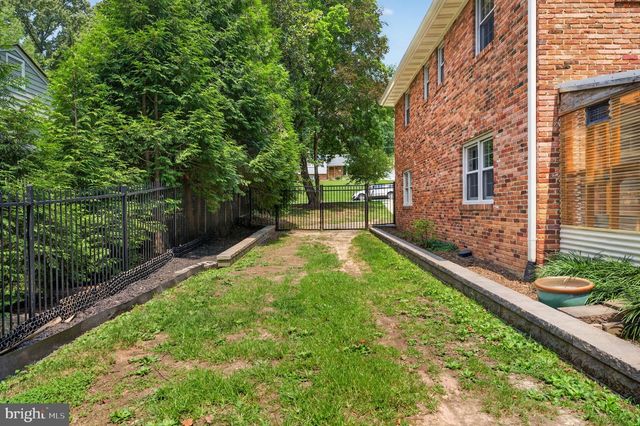 6443 WALTERS WOODS DR, Falls Church, VA 22044