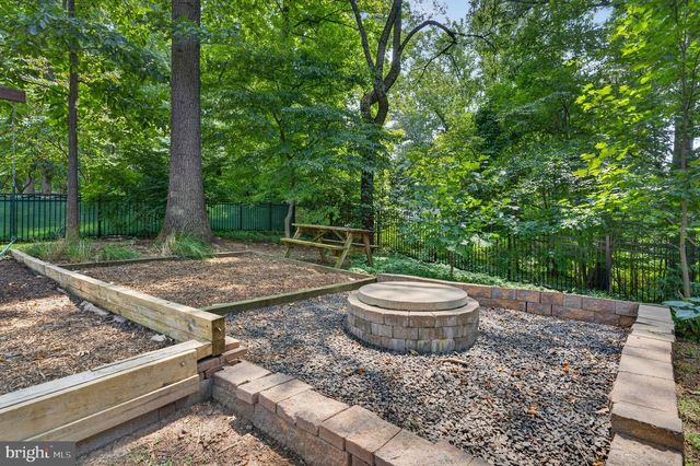 6443 WALTERS WOODS DR, Falls Church, VA 22044
