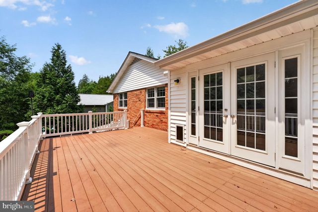 6443 WALTERS WOODS DR, Falls Church, VA 22044
