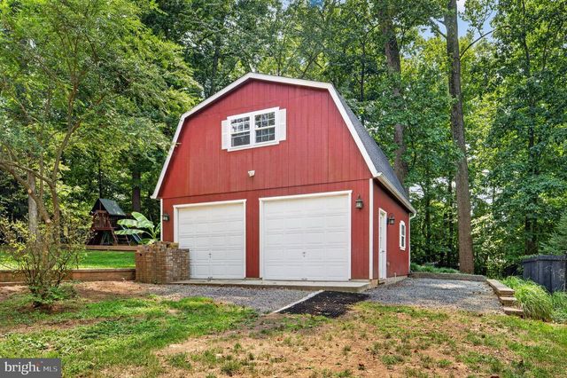 6443 WALTERS WOODS DR, Falls Church, VA 22044