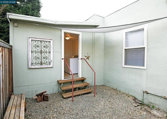 228 Arreba St., Martinez, CA 94553