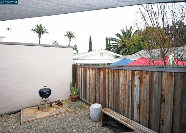 228 Arreba St., Martinez, CA 94553