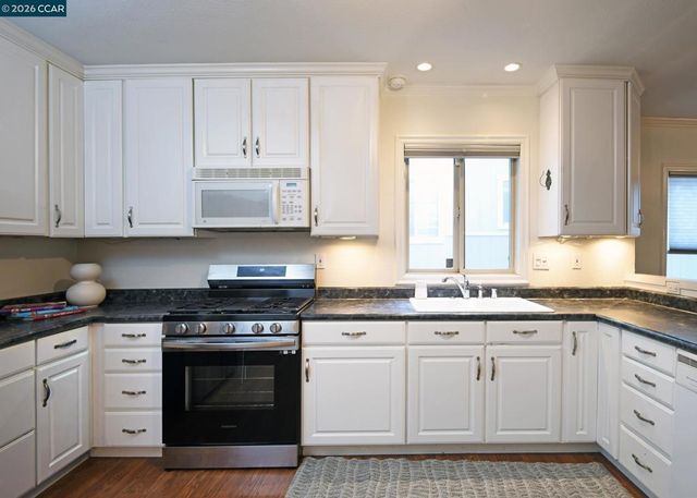 228 Arreba St., Martinez, CA 94553