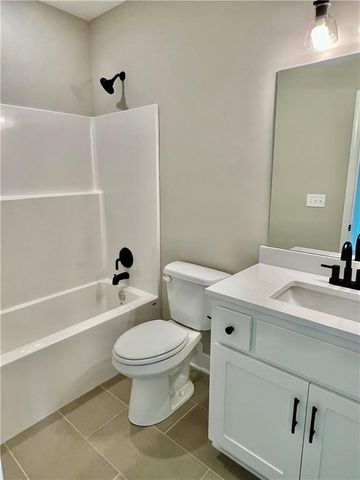 1949 Longview Drive, Liberty, MO 64068