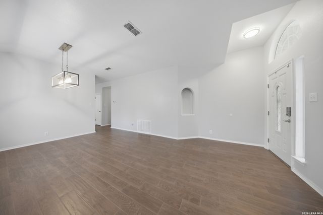 7270 Burns Xing, San Antonio, TX 78250