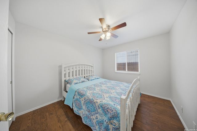 7270 Burns Xing, San Antonio, TX 78250