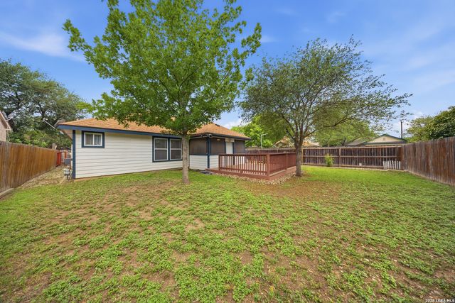 7270 Burns Xing, San Antonio, TX 78250