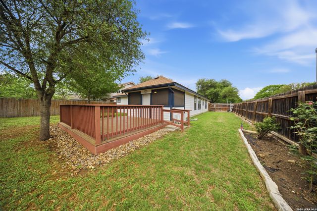 7270 Burns Xing, San Antonio, TX 78250