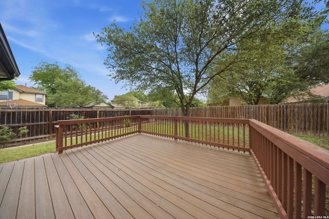 7270 Burns Xing, San Antonio, TX 78250