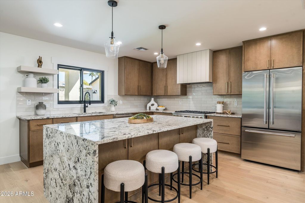 Image 8 of property listing at 4515 N 35TH Street, Phoenix, AZ 85018