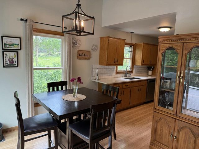 2600 Oakcrest DRIVE, Waukesha, WI 53188