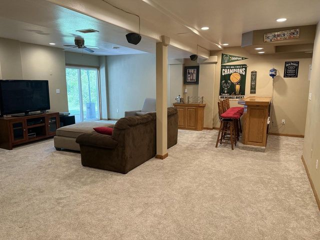2600 Oakcrest DRIVE, Waukesha, WI 53188