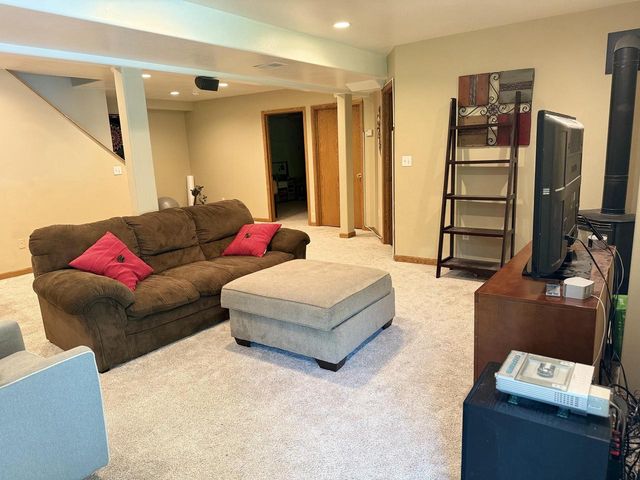 2600 Oakcrest DRIVE, Waukesha, WI 53188