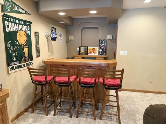 2600 Oakcrest DRIVE, Waukesha, WI 53188