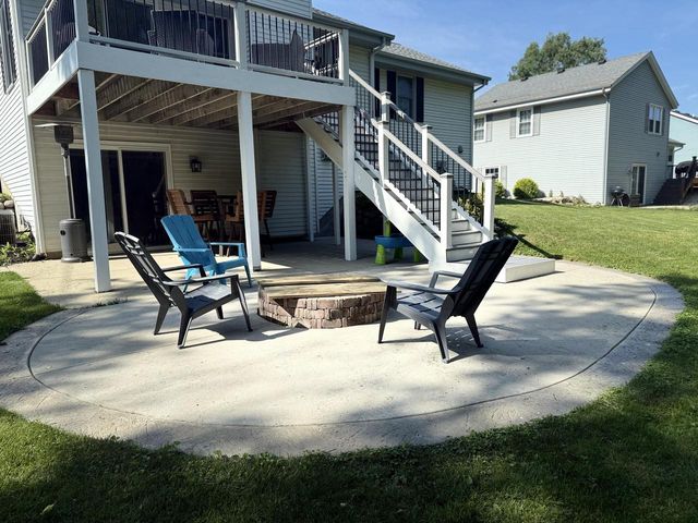 2600 Oakcrest DRIVE, Waukesha, WI 53188